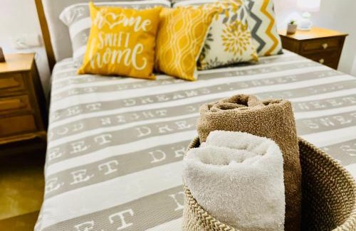 La Trinidad-San Juan y Todos los Santos Apartment | Corazón De Córdoba: Ideal Location for Family Getaways