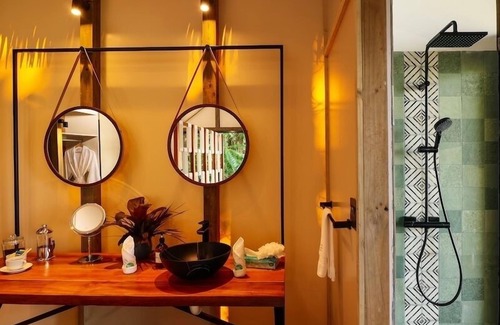 Drake Bay Hotel | Explore SCP Corcovado Wilderness Lodge: Ocean View Retreat