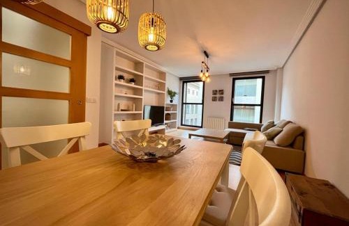 Burgos Apartment | Convenient Stay at Cordón 2 Piso with Parking & Pet Friendly