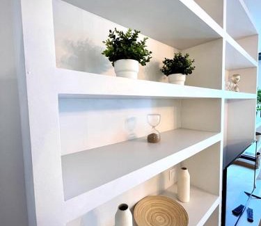 Burgos Apartment | Convenient Stay at Cordón 2 Piso with Parking & Pet Friendly
