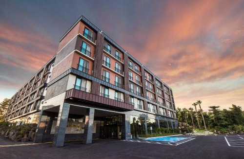 Seongsan Hotel | Discover Cordelia Hotel: Oceanfront Bliss with Family Amenities