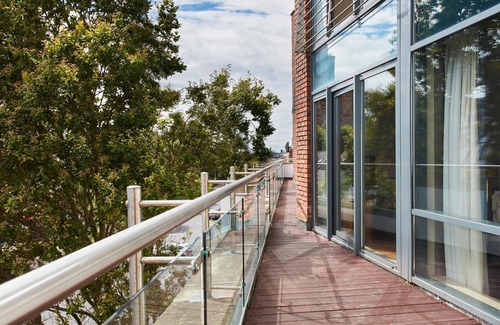 Queens Quarter Apartment | Stylish Cordia Serviced Apartments - Pet Friendly & Accessible