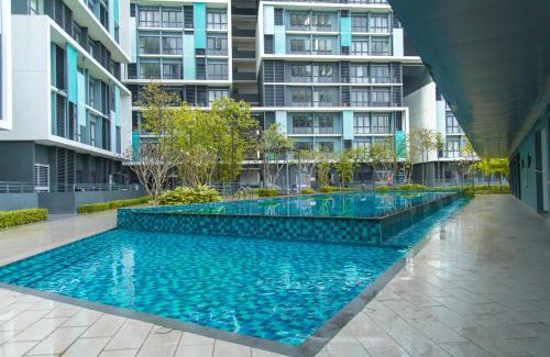 Kota Warisan Apartment | Inviting CoreSoho Suite by BKAstaycation Near KLIA Airport