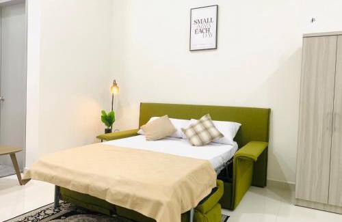 Kota Warisan Apartment | Inviting CoreSoho Suite by BKAstaycation Near KLIA Airport