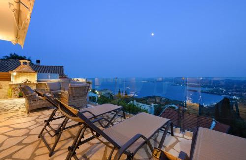 Spartylas House | Scenic Corfu Infinity View Apartment with Pool & Hot Tub