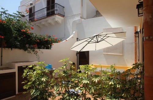 Canneto Apartment | Oceanfront Retreat Corinto: Guest Rated 9.2/10