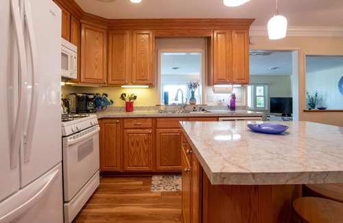 Seneca Falls House | Cork's Landing: Lake View Retreat on Cayuga Wine Trail
