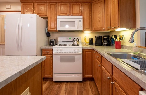 Seneca Falls House | Cork's Landing: Lake View Retreat on Cayuga Wine Trail