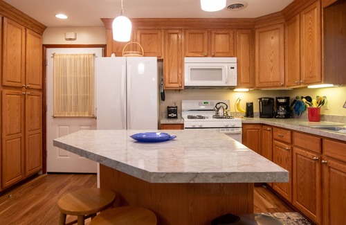 Seneca Falls House | Cork's Landing: Lake View Retreat on Cayuga Wine Trail