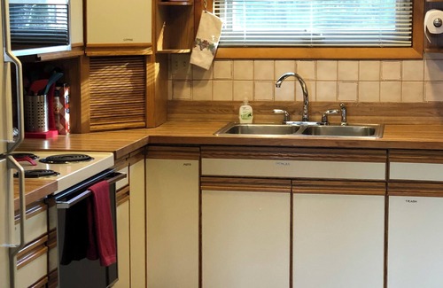 Warwick House | Corkscrew Cottage—Year-around, lakeside home with pristine water and great views