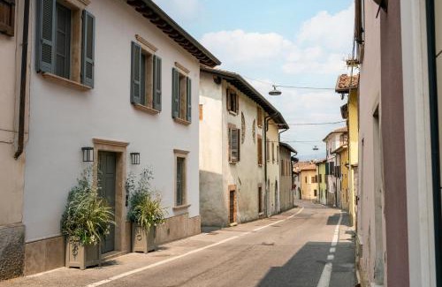 Lonato del Garda House | Discover CORLO Holiday Home: Guest Rated 9.9/10 Experience
