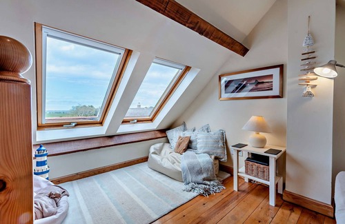 Belford House | Cozy Corn Cottage: Family-Friendly Getaway with Kitchen