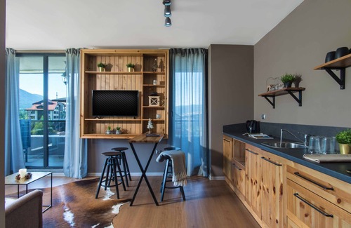 Razlog Apartment | Relaxing Cornelia Deluxe Residence with Ocean View & Pool