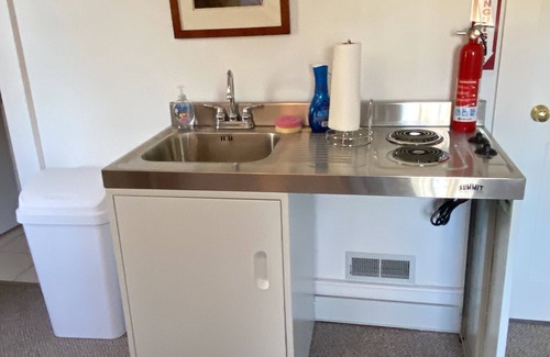 Ithaca Apartment | Scenic Cornell Golf Course Carriage House Apartment Escape