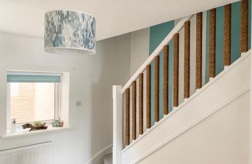 Combe Martin House | Inviting Corner Cottage: Pet-Friendly & Family-Approved Stay