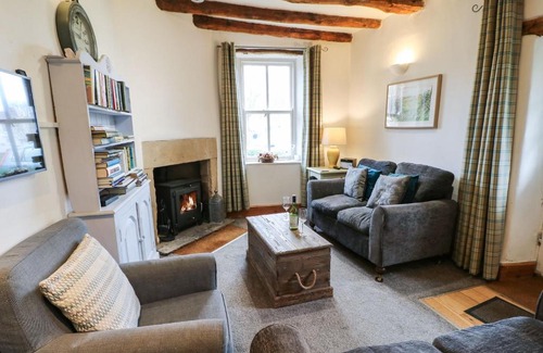 Staindrop House | Pet-Friendly Corner Cottage: 4-Star Retreat Rated 9.5