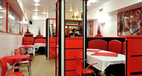 Dunaujvaros Hotel | Discover Comfort at Corner Hotel & Kávéház – Rated 9/10