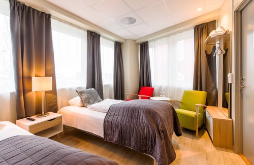 Bronnoysund Hotel | Discover Corner Hotell: Family-Friendly with Breakfast Included