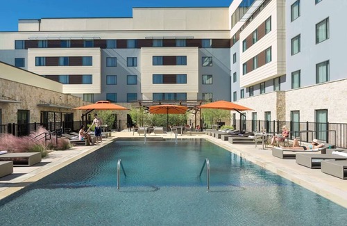Bee Cave Apartment | Corner King Room | Rooftop Lounge, Free Parking, Near Hill Country Galleria