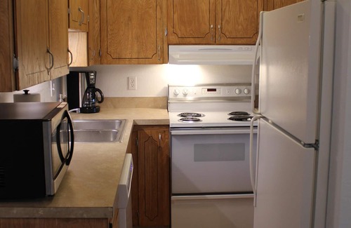 North Star Apartment | Cozy Corner Midtown Apartment: Family-Friendly with Breakfast