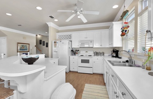 Silver Cay House | Pet-Friendly Corner Retreat with Bay Sunset Views - TraMarLis