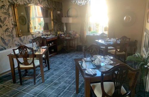 Penrith House | Cozy CornerHouse Guesthouse with Kitchen Amenities