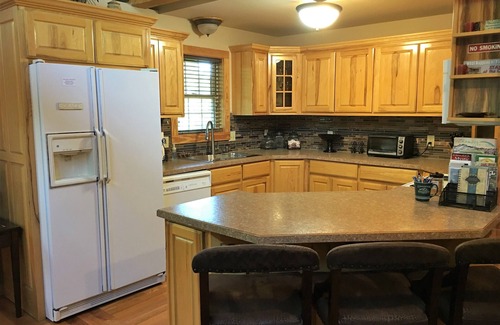 Hatfield House | Top-Rated Cornerstone Mountain Retreat with Spa & Hot Tub