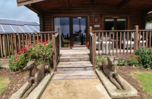 Northallerton House | Guest Rated 10/10 at Cornfield Lodge - Perfect for Families