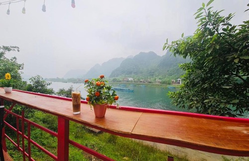 Son Trach House | Exceptional Cornflower Homestay in Phong Nha with Breakfast