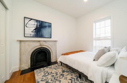 Corn Hill House | Cozy Cornhil 1-Bedroom with Kitchen & Pet Friendly