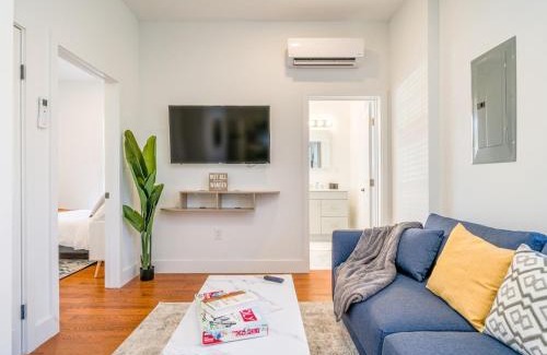 Corn Hill House | Cozy Cornhil 1-Bedroom with Kitchen & Pet Friendly