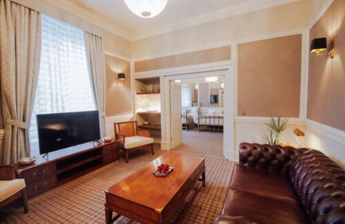 Biggar Hotel | Experience Comfort at Cornhill Castle Hotel: 4-Star Retreat