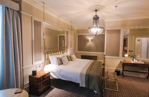 Biggar Hotel | Experience Comfort at Cornhill Castle Hotel: 4-Star Retreat