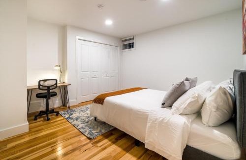 Corn Hill House | Cozy 4-Star Retreat with Kitchen & Pet-Friendly Amenities