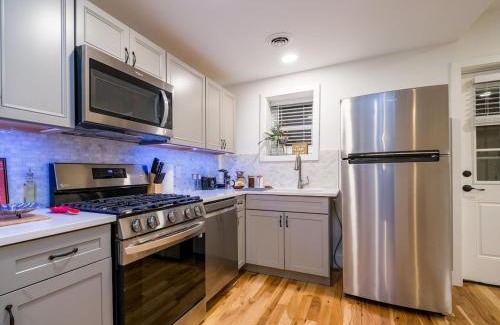 Corn Hill House | Cozy 4-Star Retreat with Kitchen & Pet-Friendly Amenities