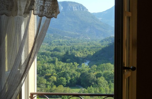 Cornillon-sur-lʼOule Cottage | Explore Cornillon Sur L Oule: Cozy Gite with Pool & Pets