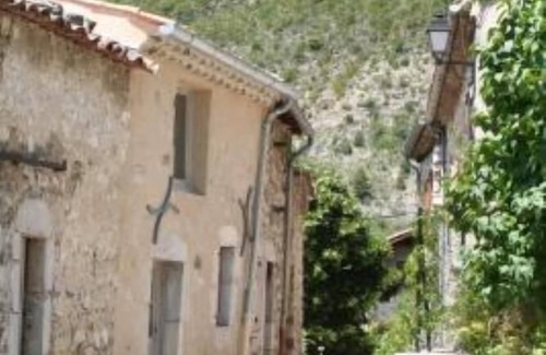 Cornillon-sur-lʼOule Cottage | Explore Cornillon Sur L Oule: Cozy Gite with Pool & Pets