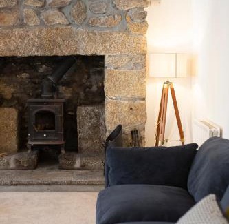 Helford Passage House | Family-Friendly Cornish Cottage for Up to 9 Guests