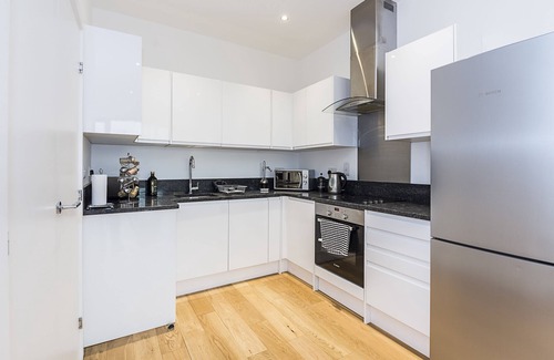 Slough Apartment | Convenient Cornwall House Apartments with Essential Amenities
