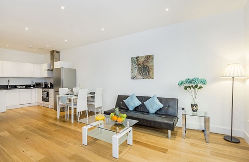 Slough Apartment | Convenient Cornwall House Apartments with Essential Amenities