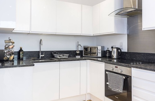 Slough Apartment | Convenient Cornwall House Apartments with Essential Amenities