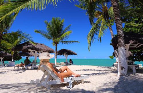 Porto Seguro Hotel | All-Inclusive Bliss at Coroa Vermelha Beach Resort