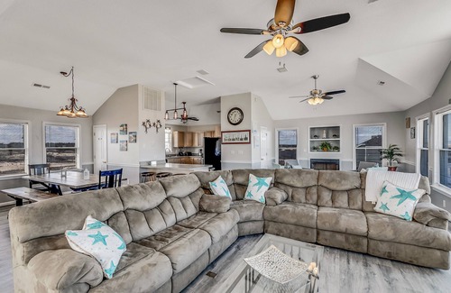Corolla House | Relaxing Corolla 4x4 House with Ocean Views and Pool