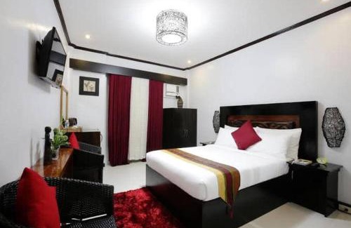 Coron Town Proper Bed & Breakfast | Relax at Coron Bancuang Mansion with Pool & Breakfast