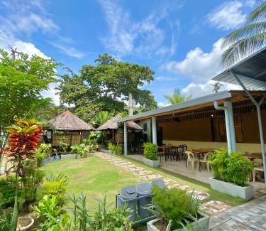 Coron Town Proper Bed & Breakfast | Cozy Coron Vista Lodge: Family-Friendly with Great Amenities