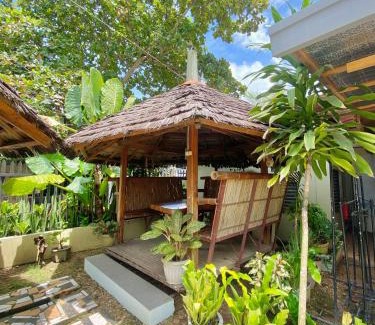 Coron Town Proper Bed & Breakfast | Cozy Coron Vista Lodge: Family-Friendly with Great Amenities