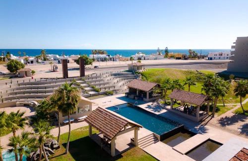 Las Conchas Apartment | Experience Beachfront Bliss at Corona del Sol N201