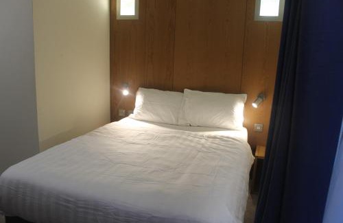 Rotherham Hotel | Budget-Friendly Stay at Corona Hotel Rotherham Sheffield