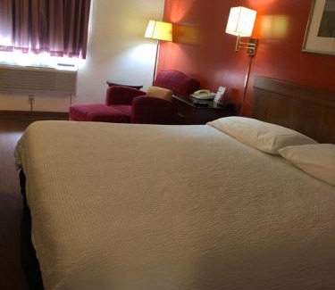 Lindsborg Hotel | Pet-Friendly Stay at Coronado Motel & RV Park - Family Fun!