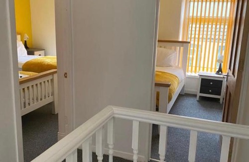 Aberfan House | Family-Friendly Stay at Coronation Place with Great Reviews